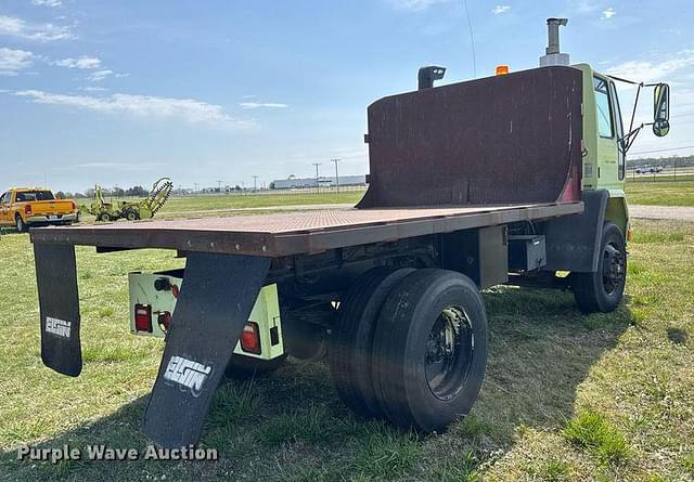 Image of Ford CF7000 equipment image 4