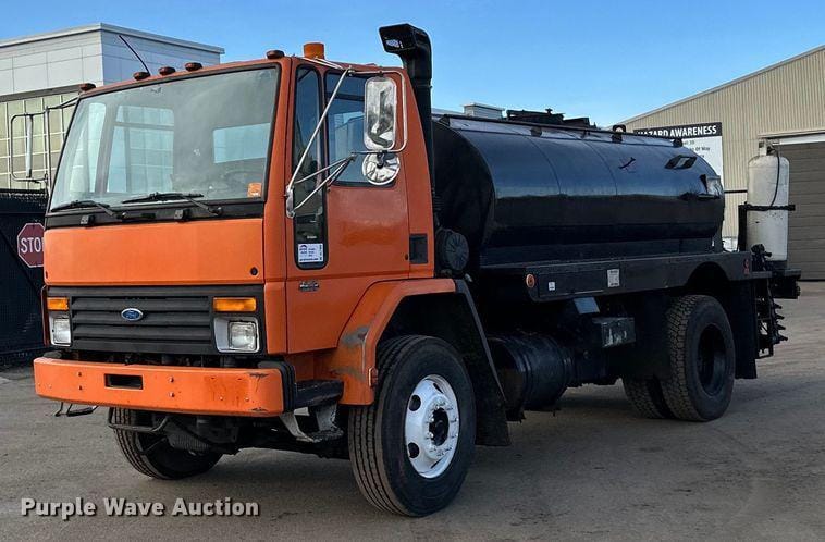 Main image Ford CF8000