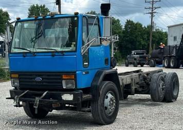 Main image Ford CF8000