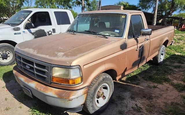 Image of Ford F-150 equipment image 1
