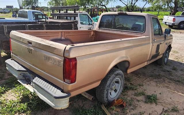 Image of Ford F-150 equipment image 3