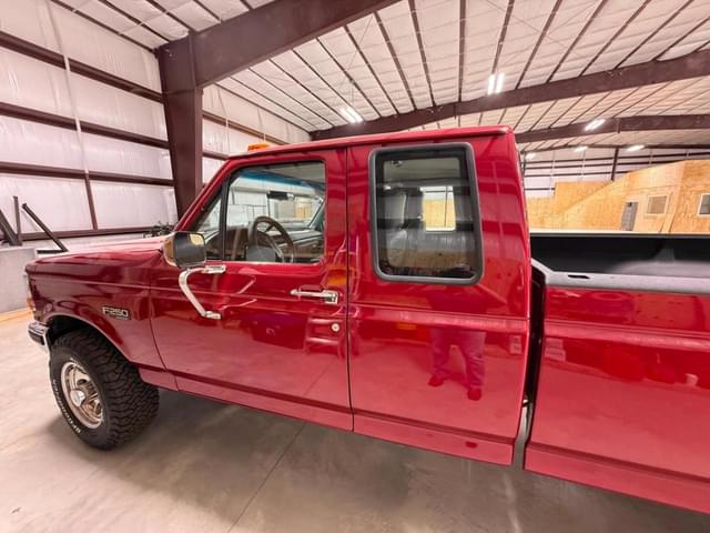 Image of Ford F-250 equipment image 3