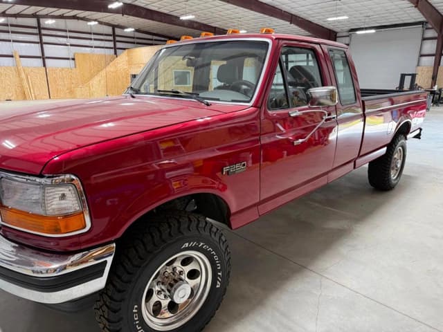 Image of Ford F-250 equipment image 2