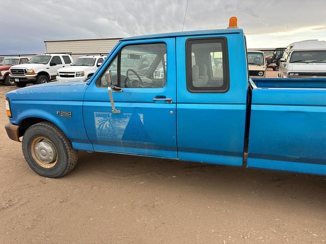 Image of Ford F-250 equipment image 3