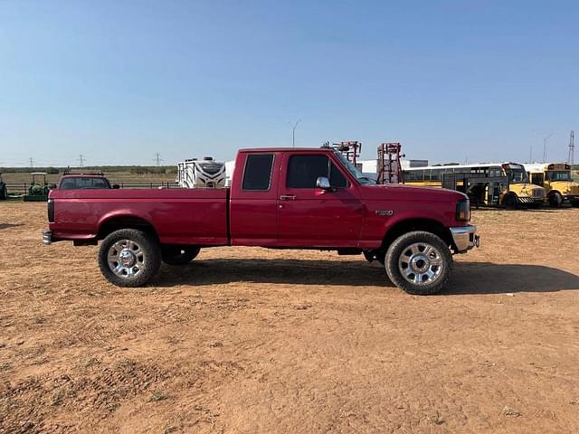 Image of Ford F-250 equipment image 1