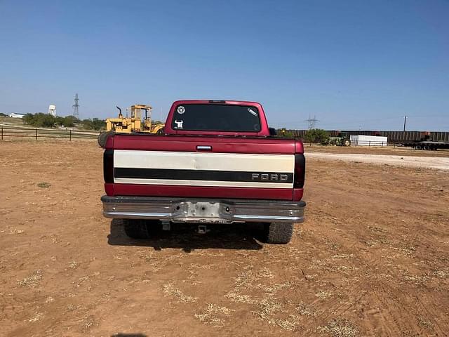 Image of Ford F-250 equipment image 3