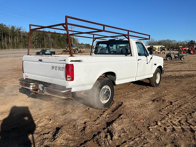 Image of Ford F-250 equipment image 4