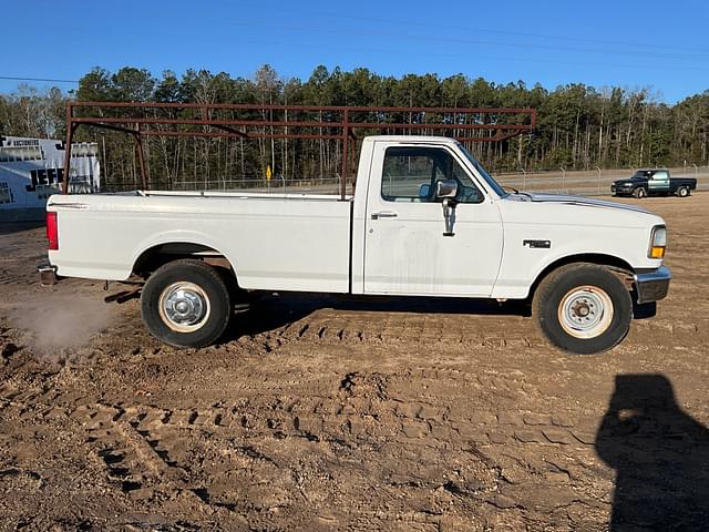 Image of Ford F-250 equipment image 3