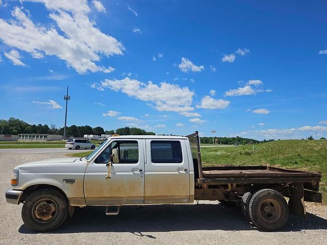 Image of Ford F-350 equipment image 2