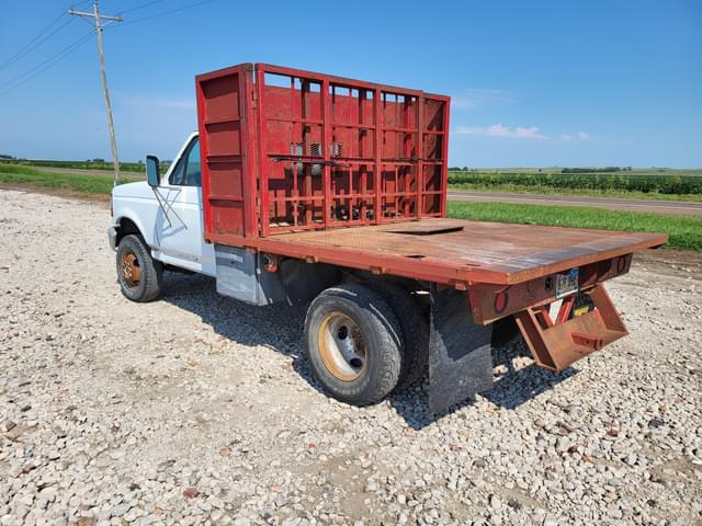 Image of Ford F-350 equipment image 3