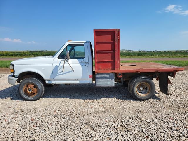 Image of Ford F-350 equipment image 4