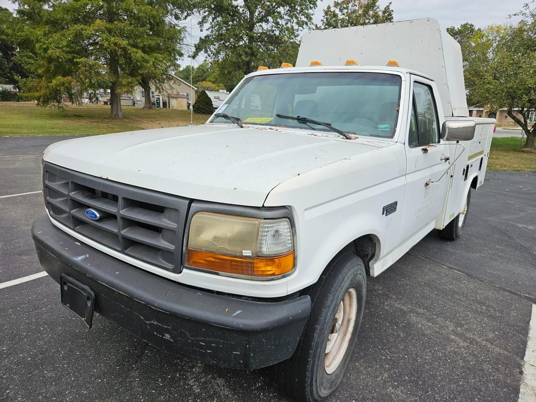 Image of Ford F-350 Primary image