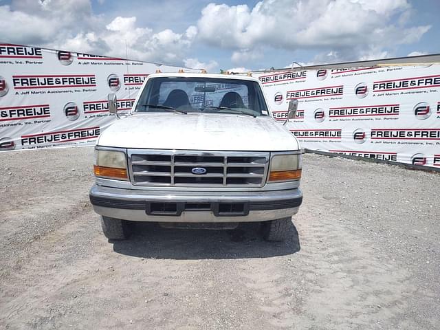 Image of Ford F-350 equipment image 1