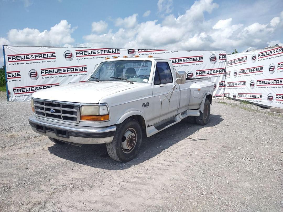 Image of Ford F-350 Primary image