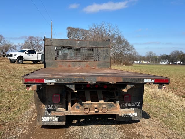 Image of Ford F-450 equipment image 4