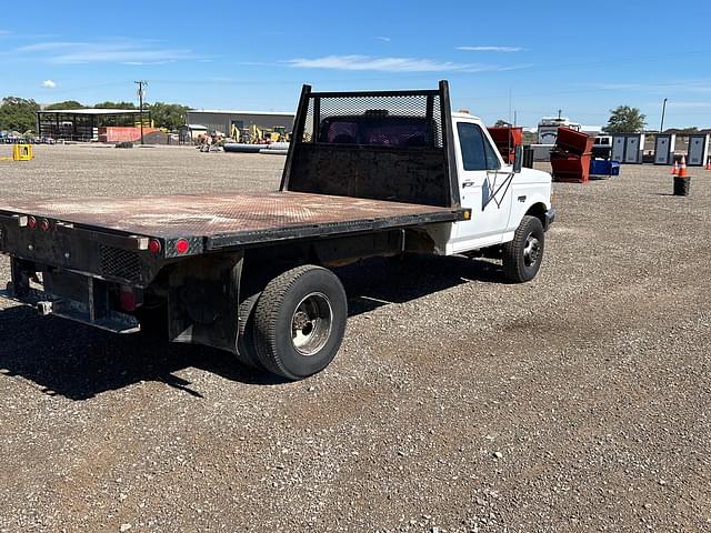 Image of Ford F-450 equipment image 2