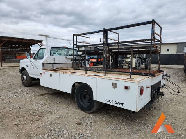 Image of Ford F-450 equipment image 2