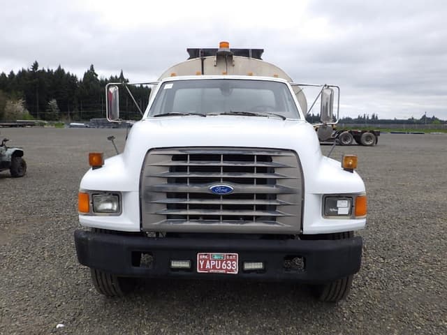 Image of Ford F-800 equipment image 1