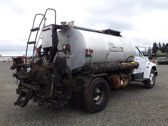 Image of Ford F-800 equipment image 4