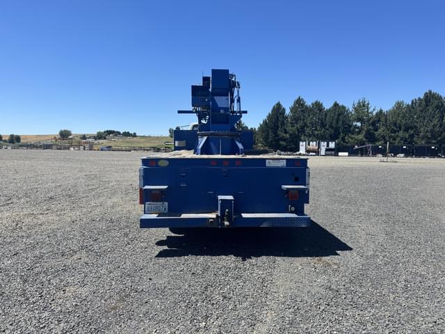 Image of Ford F-800 equipment image 4