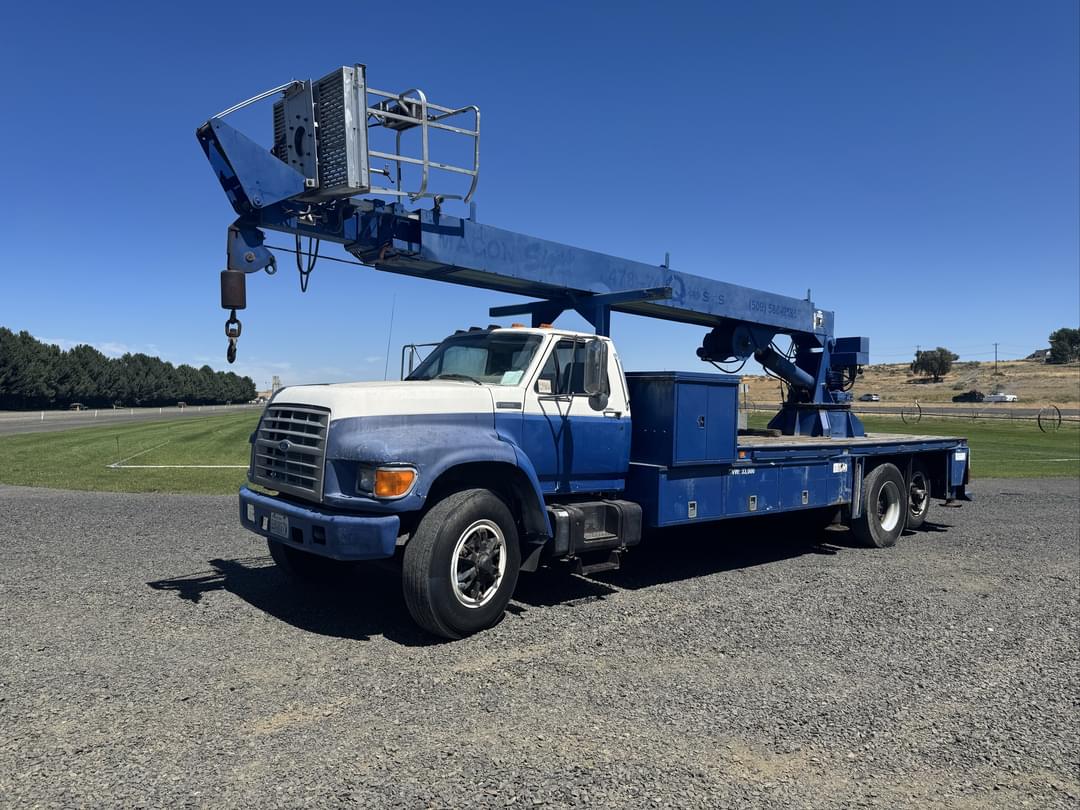 Image of Ford F-800 Primary image