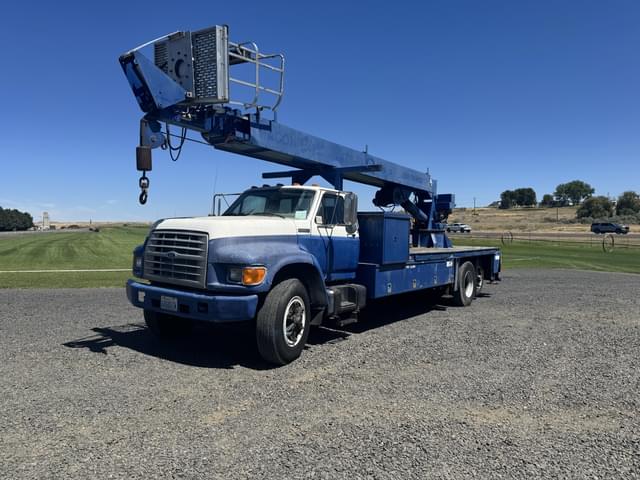 Image of Ford F-800 equipment image 1