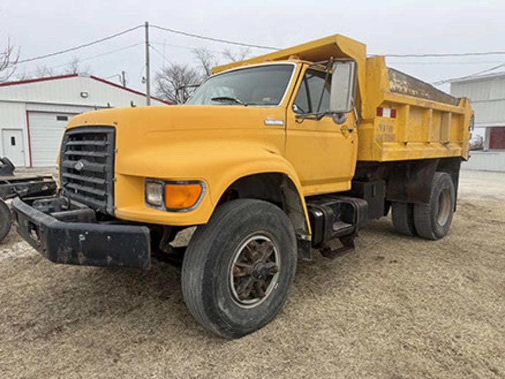 1995 Ford F-800 Equipment Image0