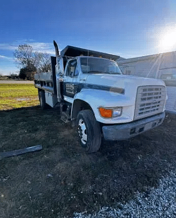 Image of Ford F-800 Image 1