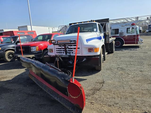 Image of Ford F-800 equipment image 1