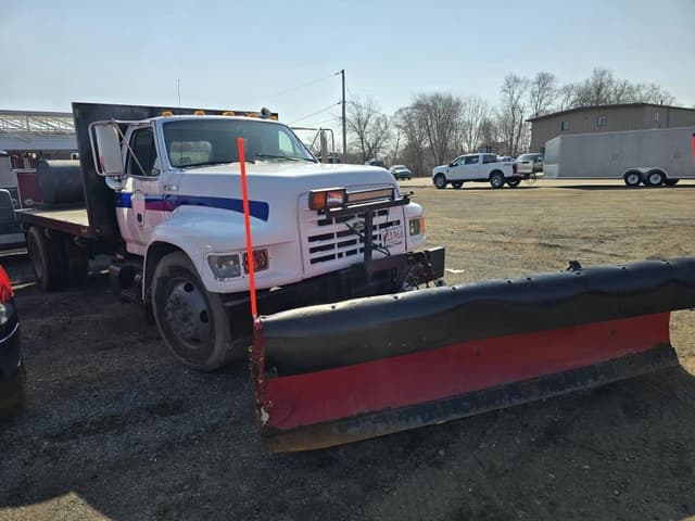 Image of Ford F-800 equipment image 3