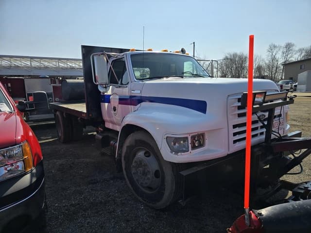 Image of Ford F-800 equipment image 4