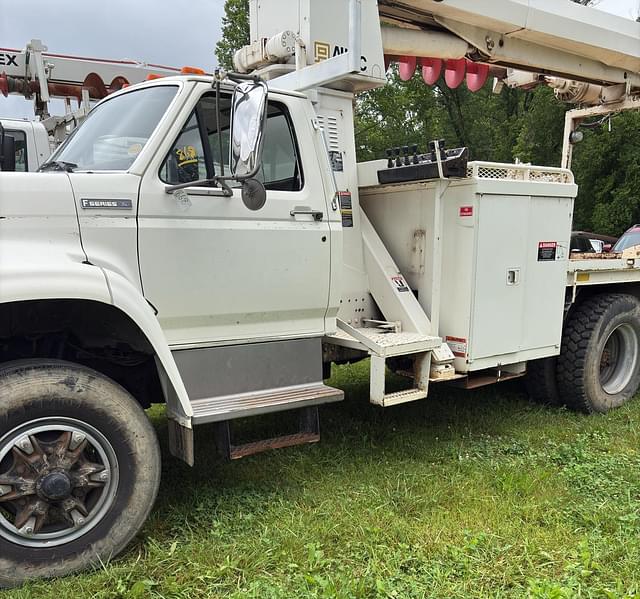 Image of Ford F-800 equipment image 1