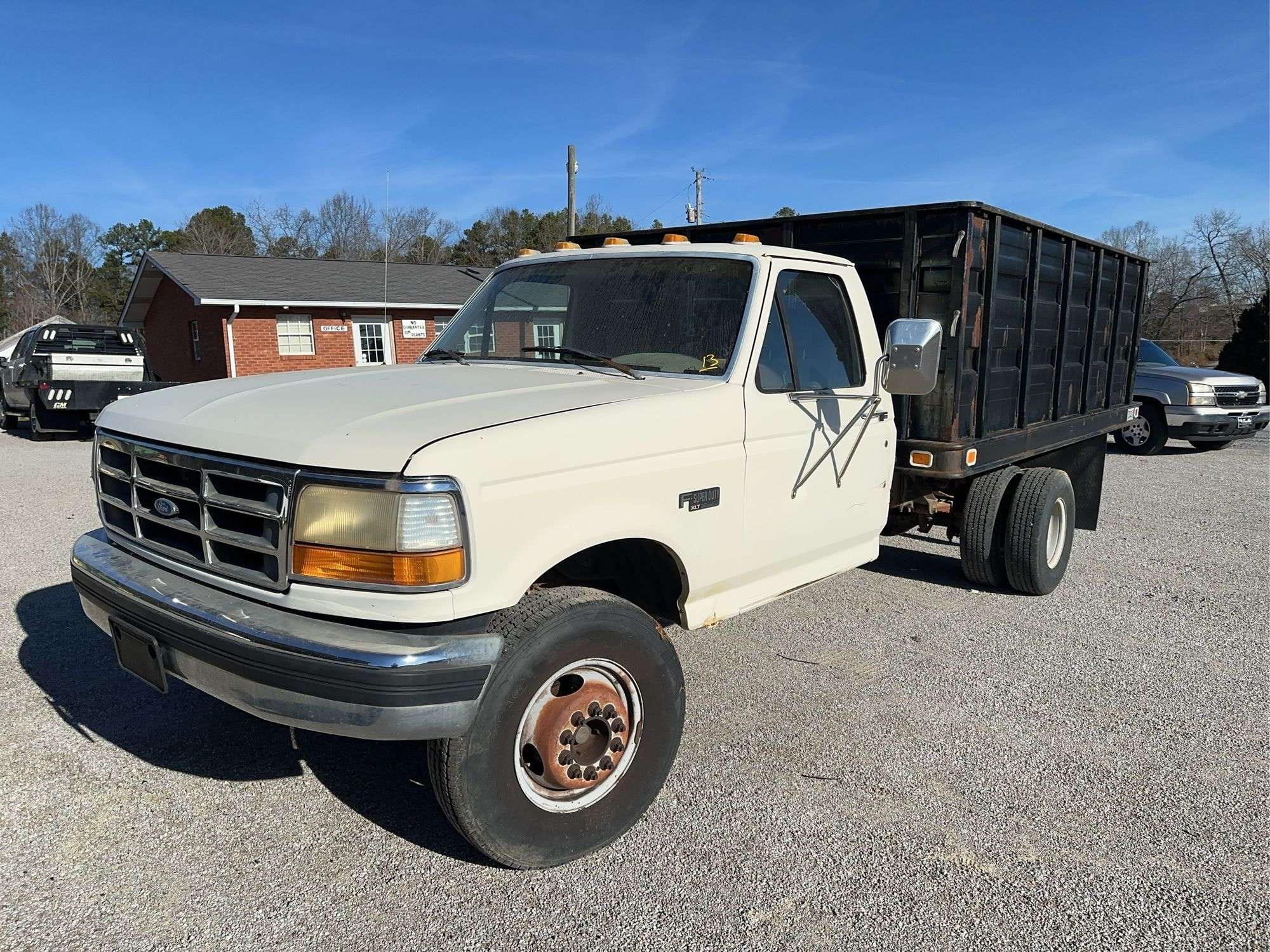 1995 Ford F-Super Duty Equipment Image0