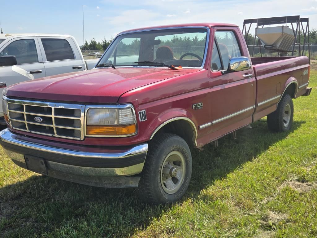 1995 Ford F-150 Equipment Image0
