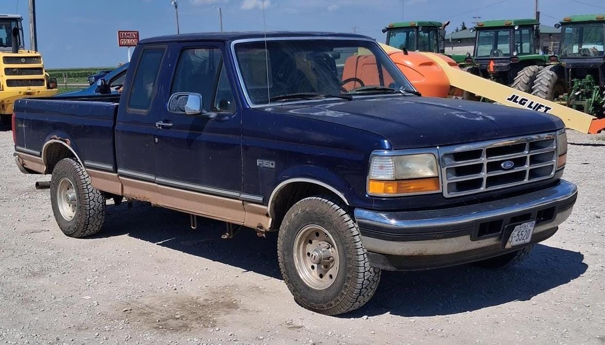 1995 Ford F-150 Equipment Image0