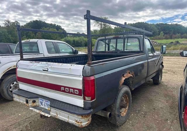 Image of Ford F-250 equipment image 3