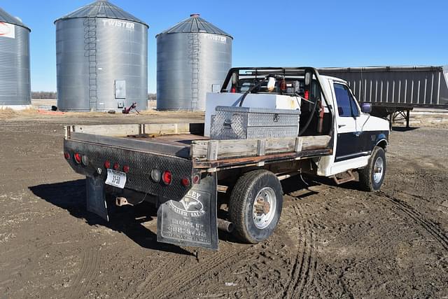 Image of Ford F-250 equipment image 2