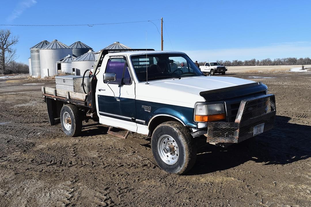 Image of Ford F-250 Primary image