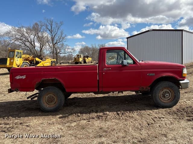 Image of Ford F-250 equipment image 3