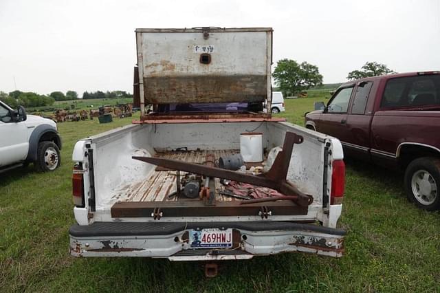 Image of Ford F-250 equipment image 3