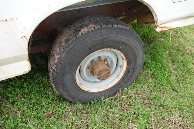 Image of Ford F-250 equipment image 2