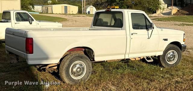 Image of Ford F-250 equipment image 3