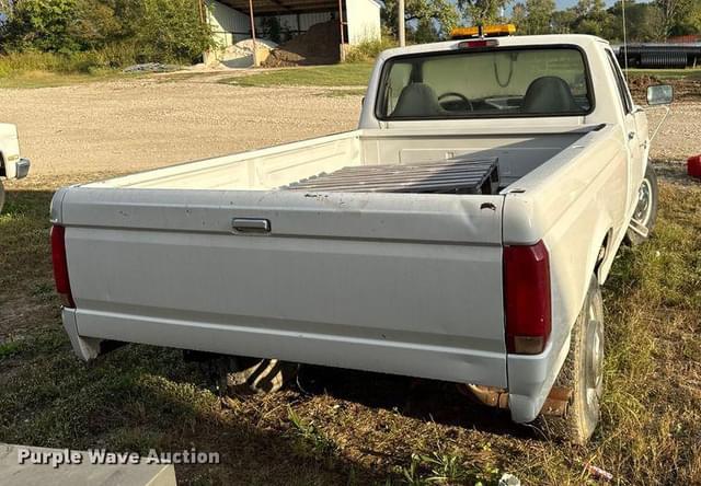 Image of Ford F-250 equipment image 4