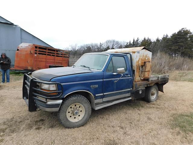 Image of Ford F-250 equipment image 1