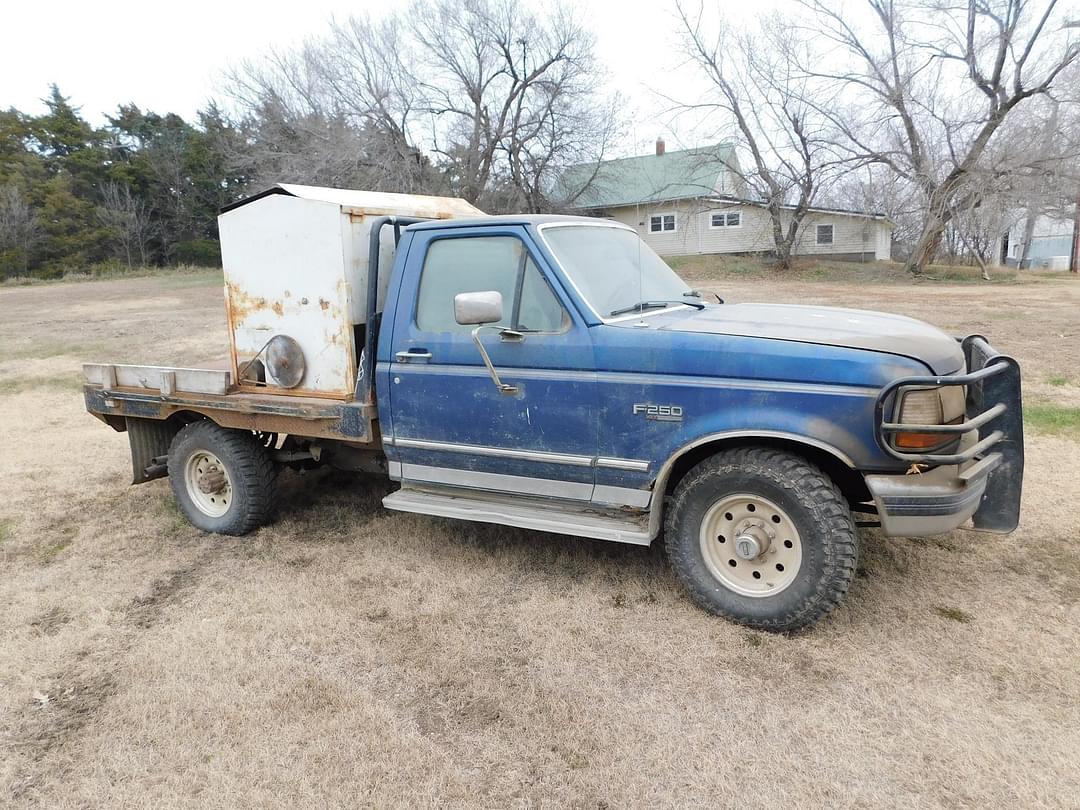 Image of Ford F-250 Primary image