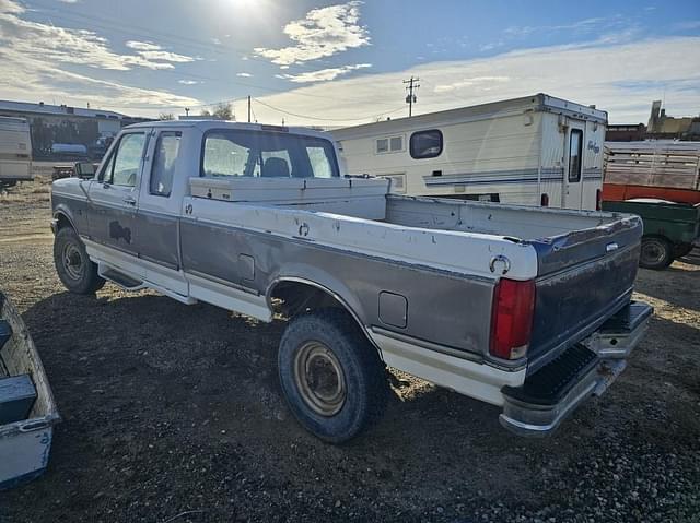 Image of Ford F-250 equipment image 2