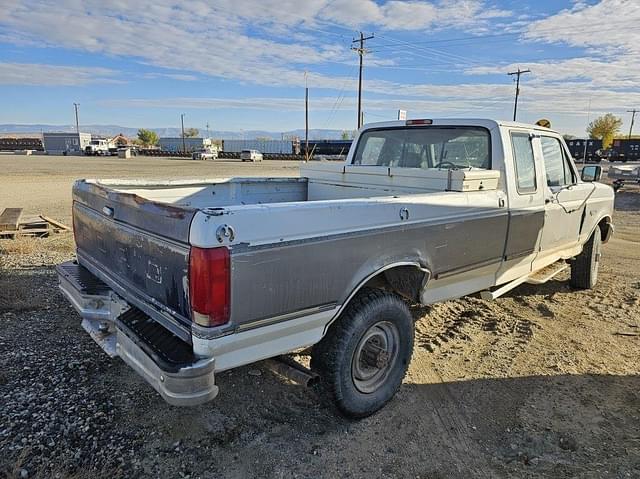 Image of Ford F-250 equipment image 1