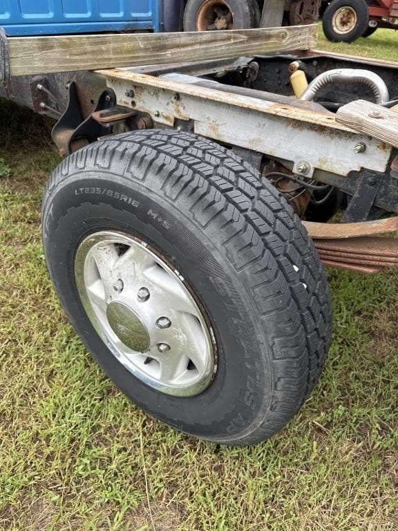 Image of Ford F-250 equipment image 4