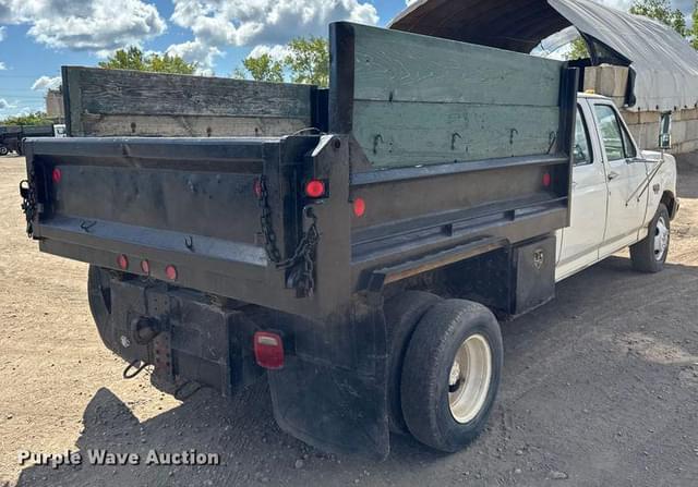 Image of Ford F-350 equipment image 4
