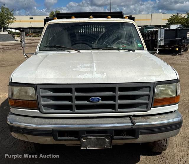 Image of Ford F-350 equipment image 1